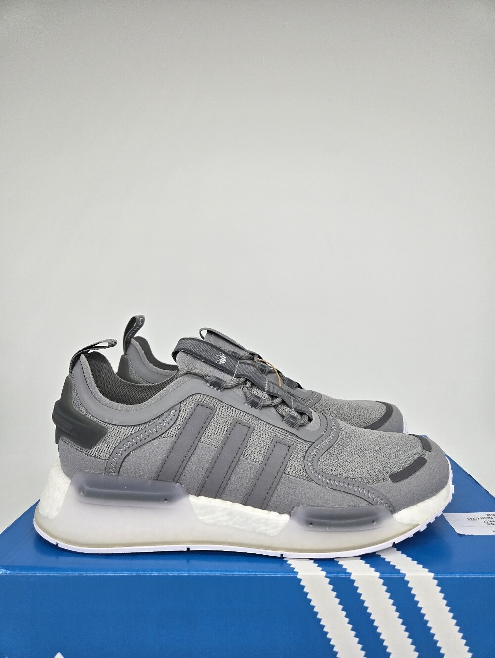 Adidas Women's NMD_V3 GY9283 Primeknit Grey Running Shoes Size 8.5 - Picture 3 of 8